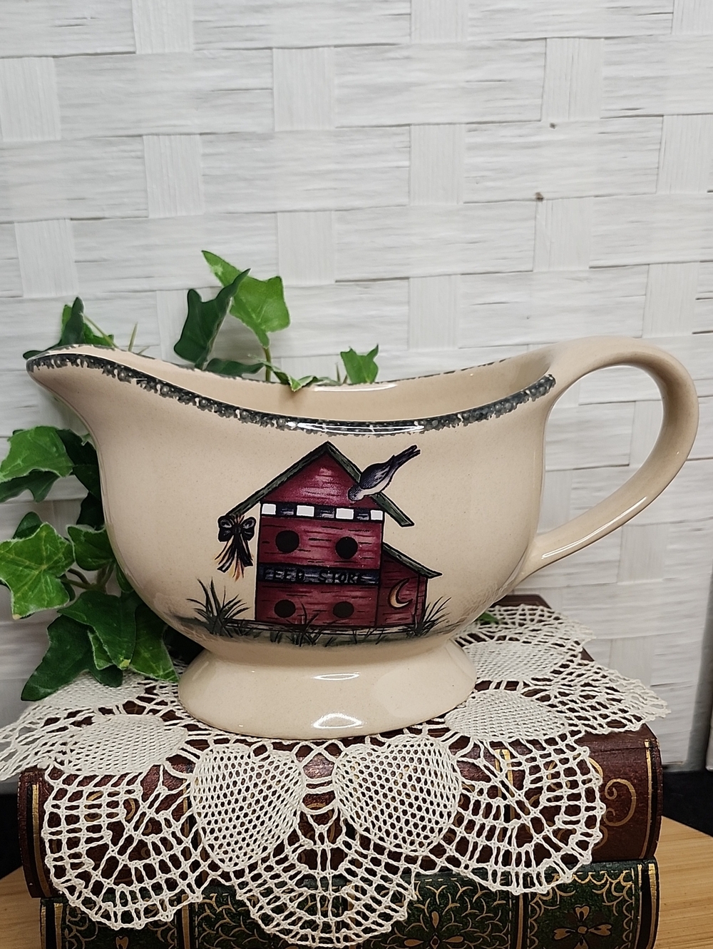 👉*VINTAGE* H&GP "BIRDHOUSE" FEED STORE GRAVYBOAT ~LIKE NEW
